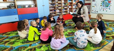 Zajęcia czytelniczo - plastyczne w oddziale przedszkolnym - Radoszki